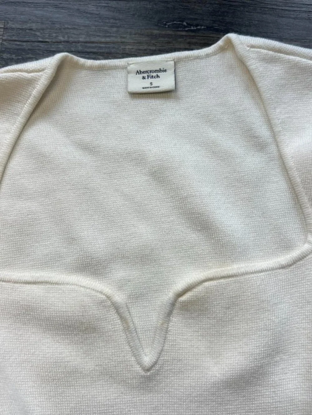 White ribbed knit long sleeve top with sweetheart cutout neckline going out - Picture 3 of 3
